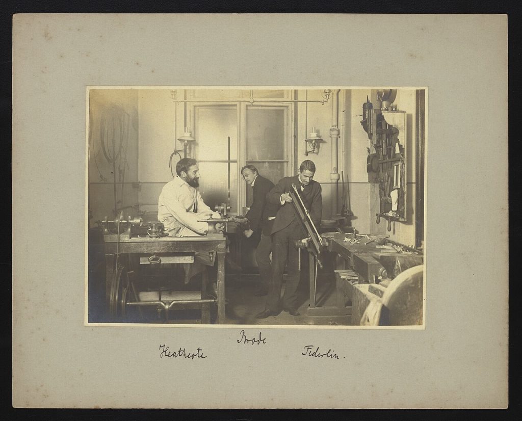 Espacio de trabajo en una fotografía histórica