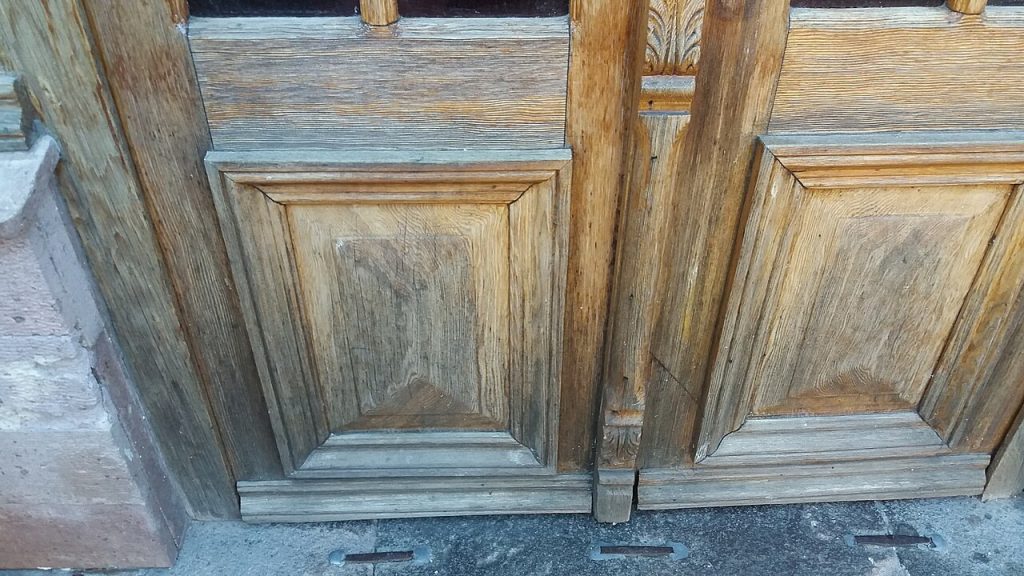 Puerta antigua de madera