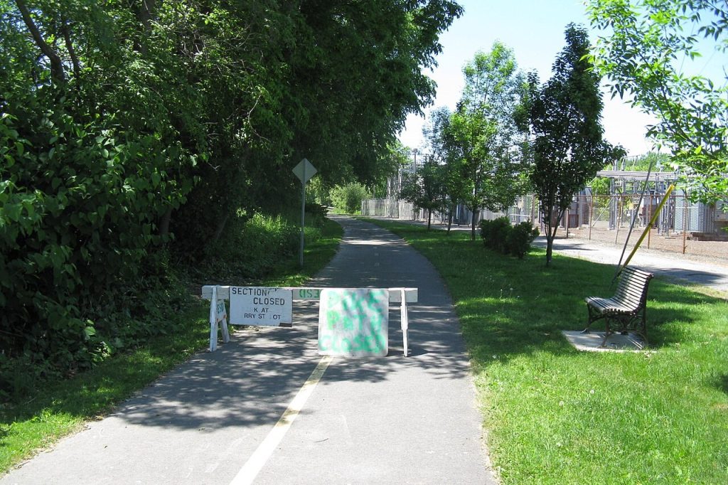 Señal de restricción de un sendero